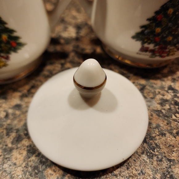 Mount Clemens Pottery Christmas Tree Creamer & Sugar Set - Picture 6 of 7